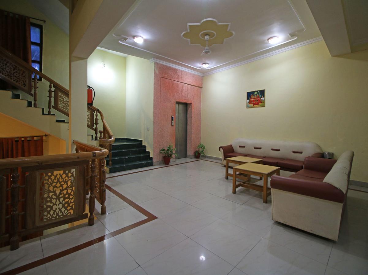 Hotel Oyo 5667 Katra Continental Esterno foto
