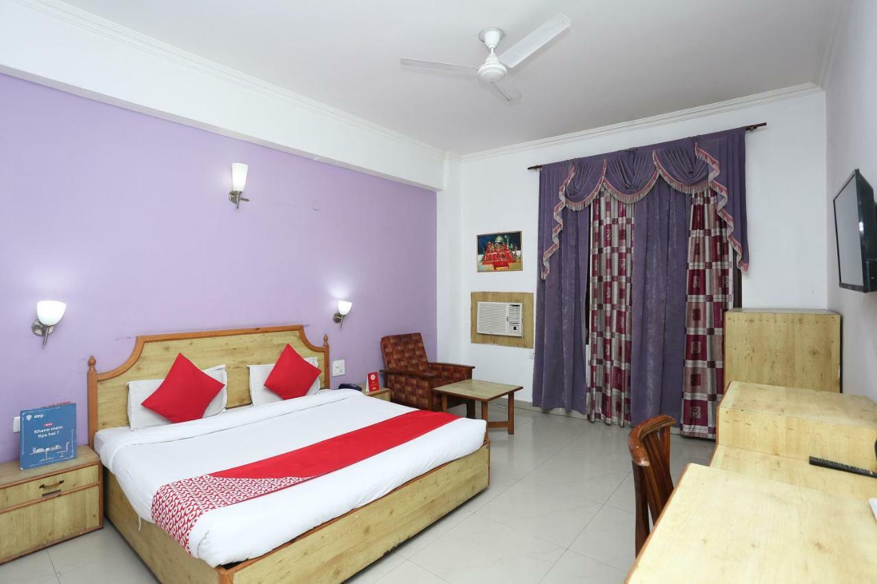 Hotel Oyo 5667 Katra Continental Esterno foto