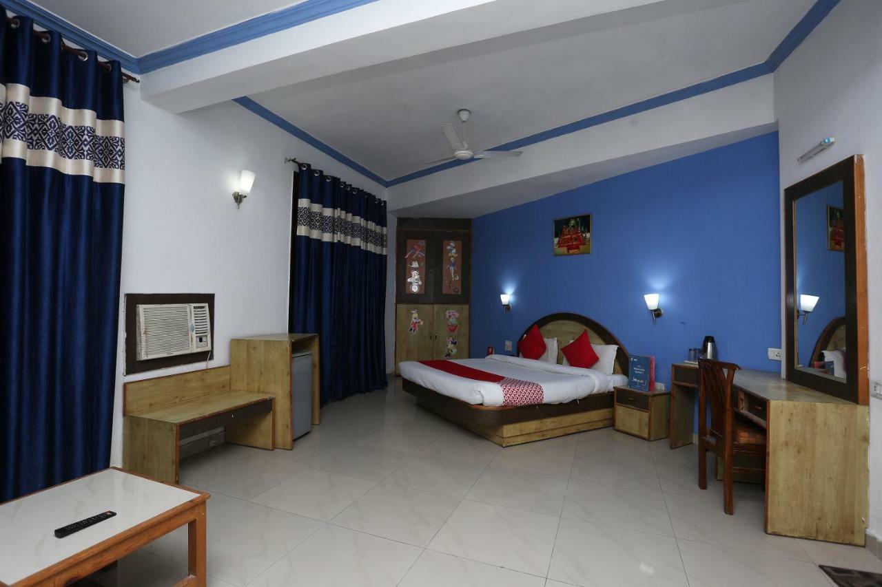 Hotel Oyo 5667 Katra Continental Esterno foto